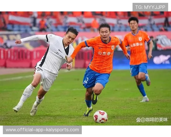 青训球员在中超联赛中首次亮相受瞩目，中国足球青训球员